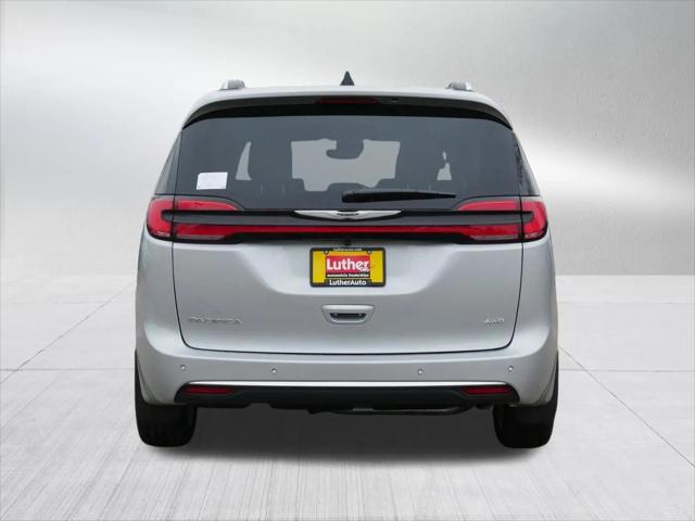 2026 Chrysler Pacifica Pinnacle AWD