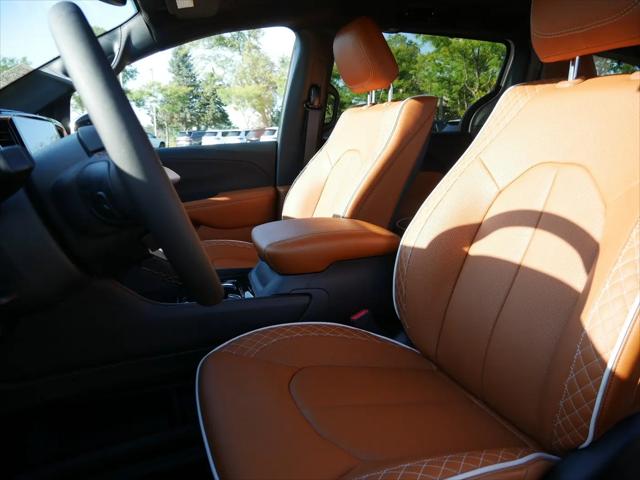 2026 Chrysler Pacifica Pinnacle AWD
