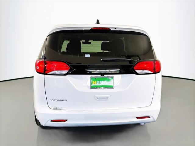 2022 Chrysler Voyager LX
