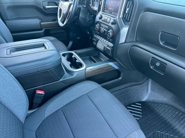 2022 Chevrolet Silverado 1500 4WD Crew Cab Short Bed RST