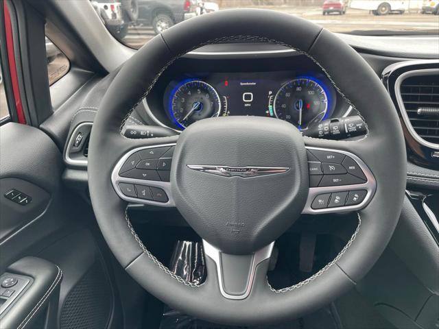 2026 Chrysler Pacifica Select AWD