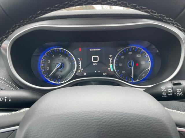 2026 Chrysler Pacifica Select AWD