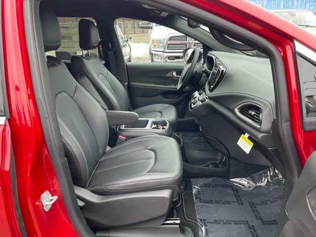2026 Chrysler Pacifica Select AWD