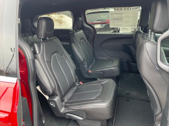 2026 Chrysler Pacifica Select AWD