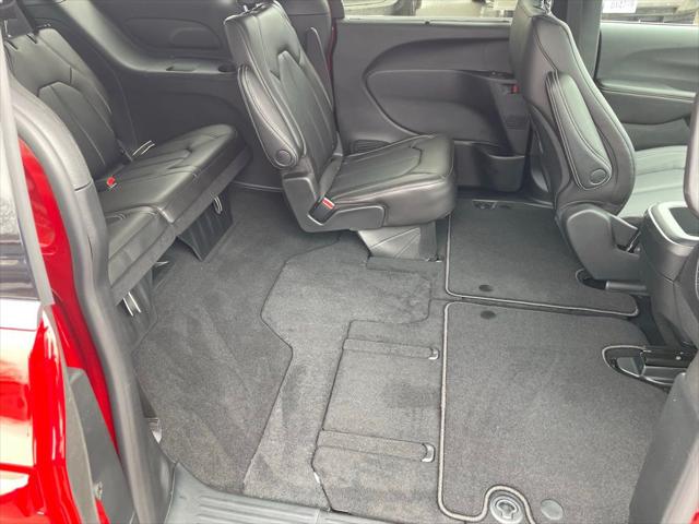2026 Chrysler Pacifica Select AWD