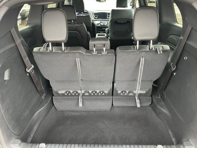 2026 Chrysler Pacifica Select AWD