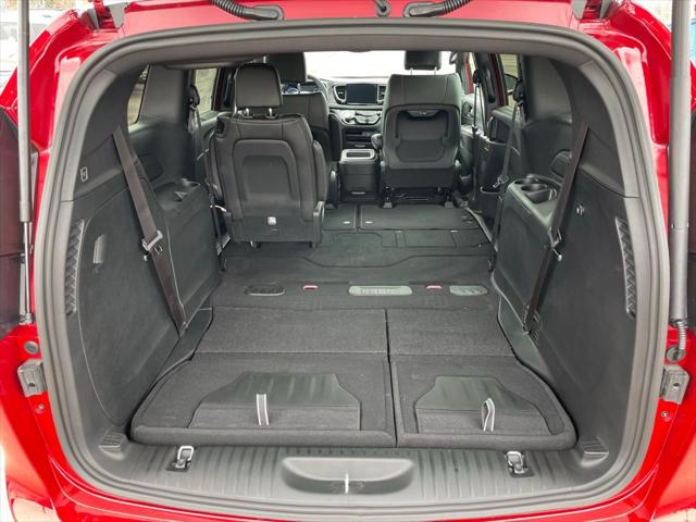 2026 Chrysler Pacifica Select AWD