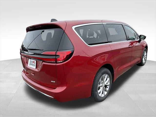 2026 Chrysler Pacifica Select AWD
