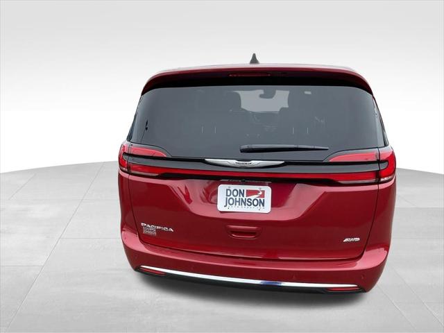 2026 Chrysler Pacifica Select AWD