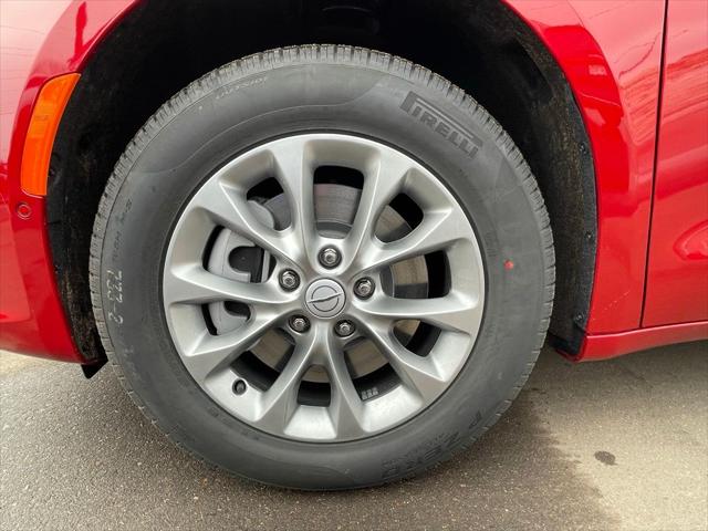 2026 Chrysler Pacifica Select AWD