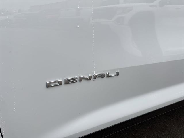 2026 GMC Acadia Denali FWD