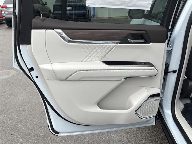 2026 GMC Acadia Denali FWD