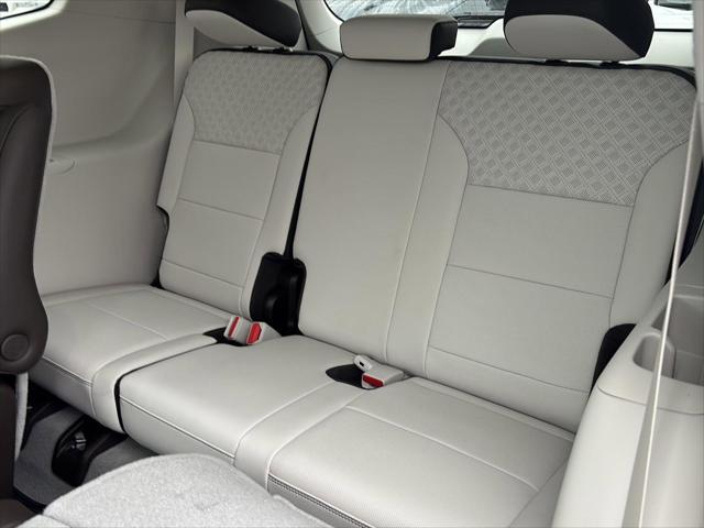 2026 GMC Acadia Denali FWD