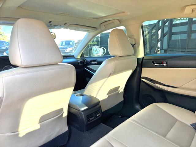 2016 Lexus IS 200t Base 4dr Sedan