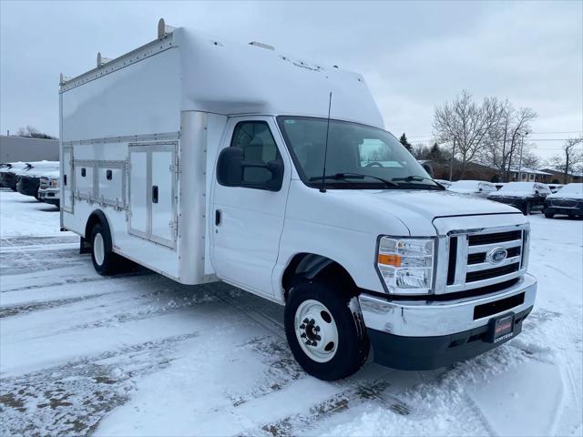 2025 Ford E-450 Cutaway Base