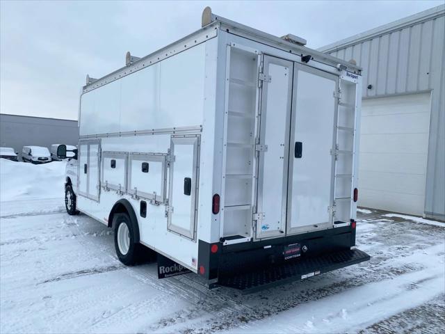2025 Ford E-450 Cutaway Base
