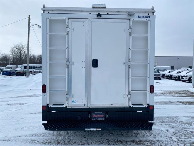 2025 Ford E-450 Cutaway Base