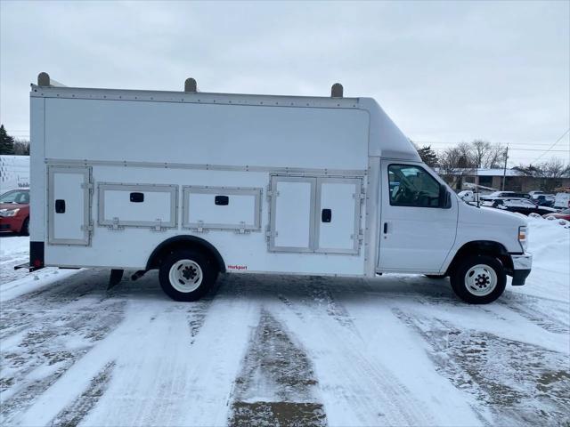 2025 Ford E-450 Cutaway Base
