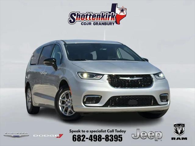 2024 Chrysler Pacifica Touring L for sale in Granbury, TX
