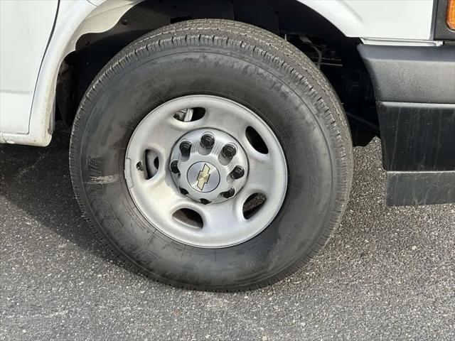 2025 Chevrolet Express Cargo Van RWD 2500 Regular Wheelbase WT