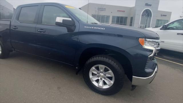 2022 Chevrolet Silverado 1500 4WD Crew Cab Standard Bed LT