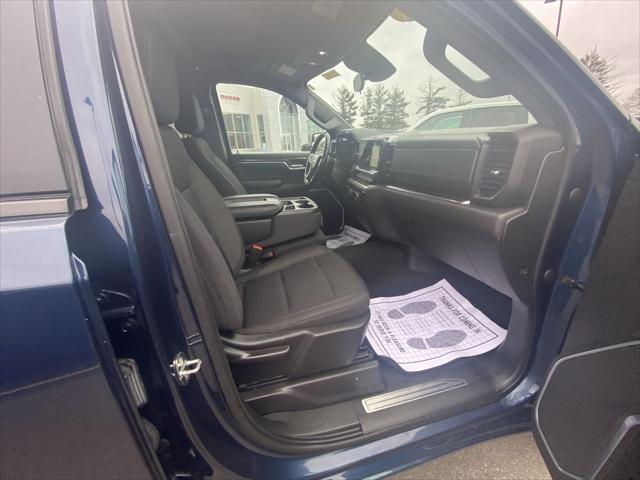 2022 Chevrolet Silverado 1500 4WD Crew Cab Standard Bed LT