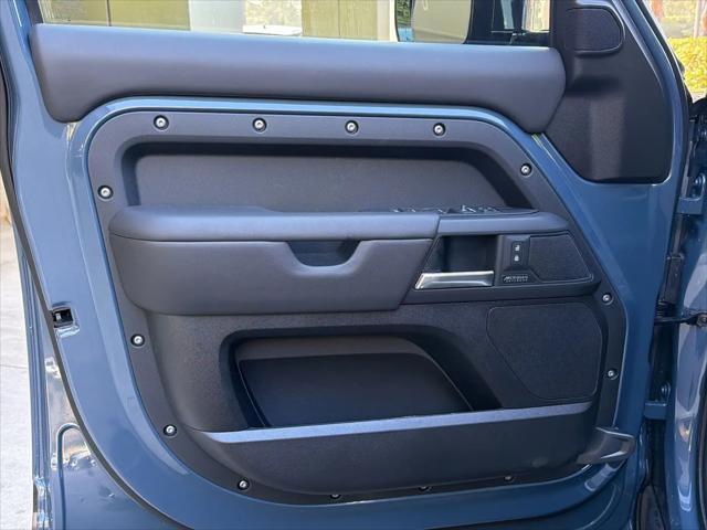 2026 Land Rover Defender P400 X-Dynamic SE