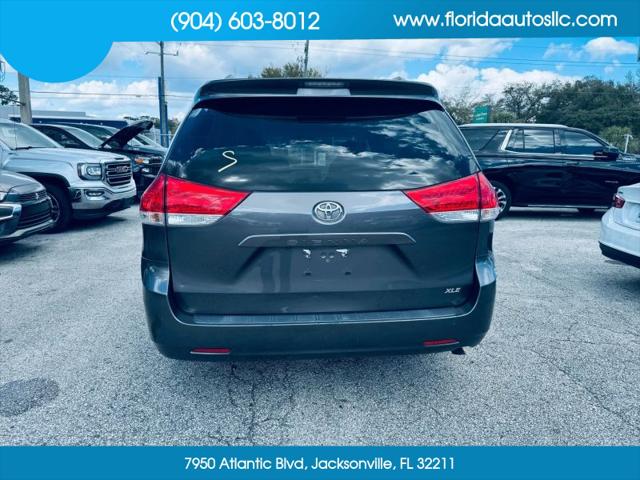 2012 Toyota Sienna XLE V6 8 Passenger
