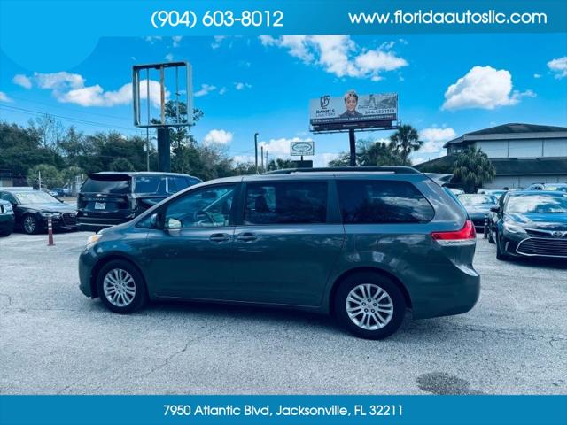 2012 Toyota Sienna XLE V6 8 Passenger