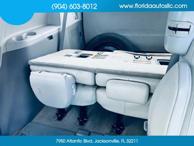 2012 Toyota Sienna XLE V6 8 Passenger