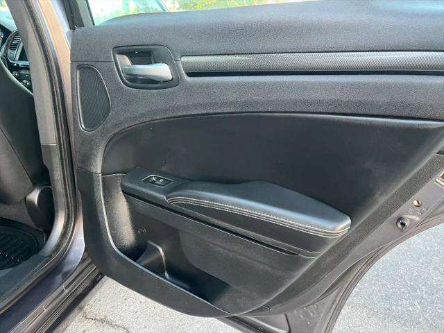 2016 Chrysler 300 S