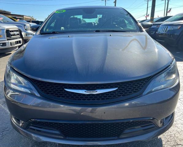 2016 Chrysler 200 S