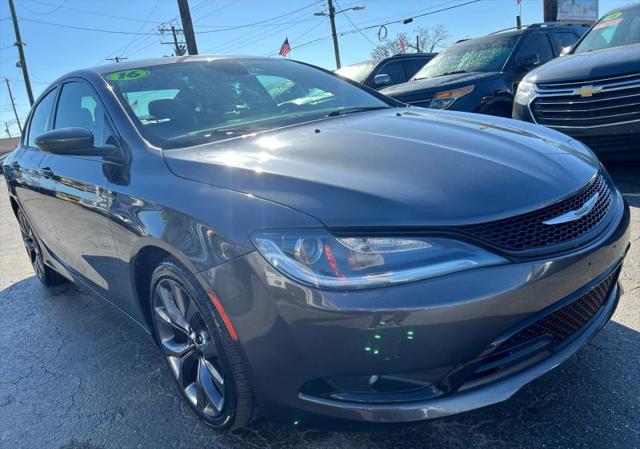 2016 Chrysler 200 S