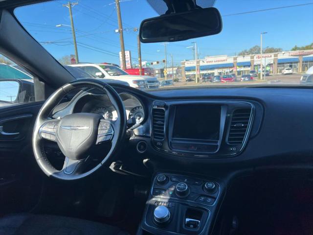 2016 Chrysler 200 S
