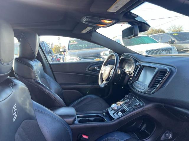 2016 Chrysler 200 S