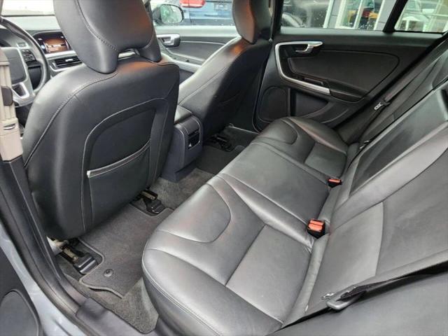 2018 Volvo V60 Cross Country T5