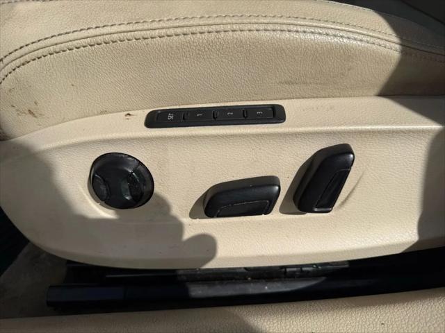 2012 Volkswagen Passat 2.5L SEL Premium