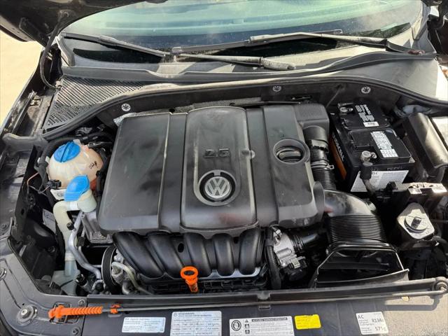 2012 Volkswagen Passat 2.5L SEL Premium