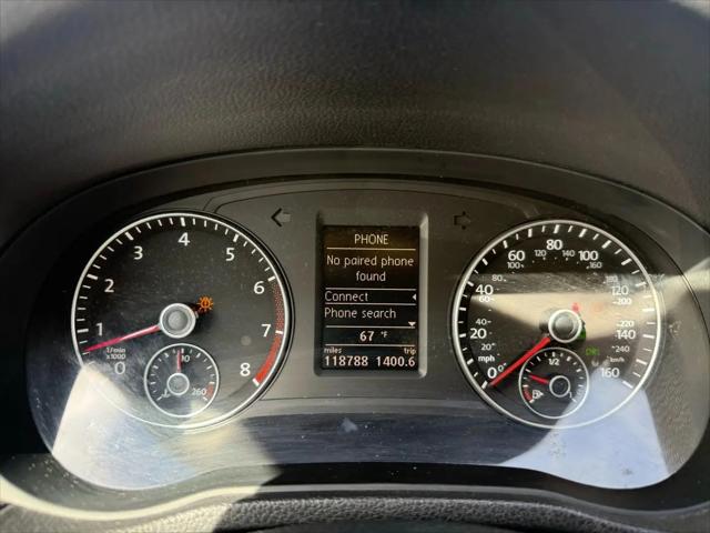 2012 Volkswagen Passat 2.5L SEL Premium