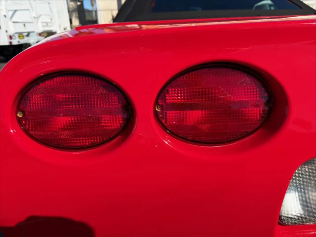 2001 Chevrolet Corvette Base