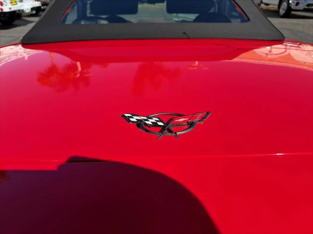 2001 Chevrolet Corvette Base