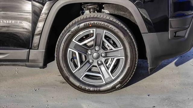 2026 Jeep Cherokee Laredo 4x4