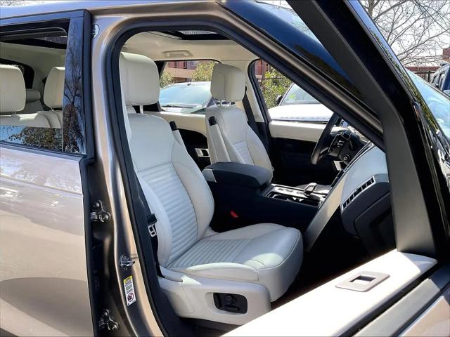 2025 Land Rover Discovery P300 S