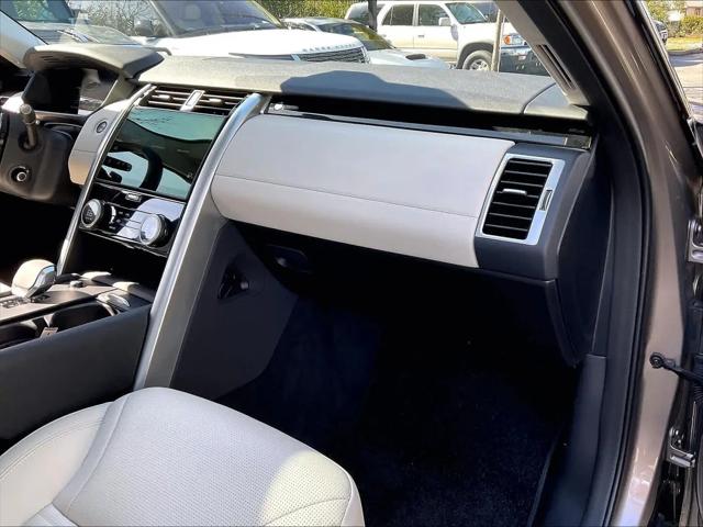 2025 Land Rover Discovery P300 S