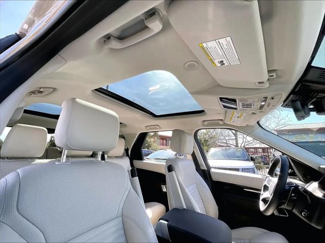 2025 Land Rover Discovery P300 S