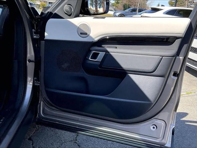 2025 Land Rover Discovery P300 S