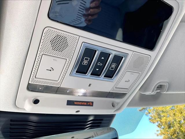 2025 Land Rover Discovery P300 S