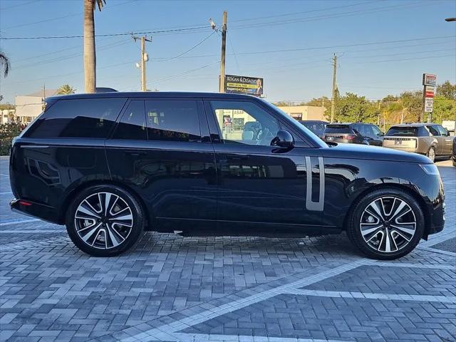 2026 Land Rover Range Rover P550e SE