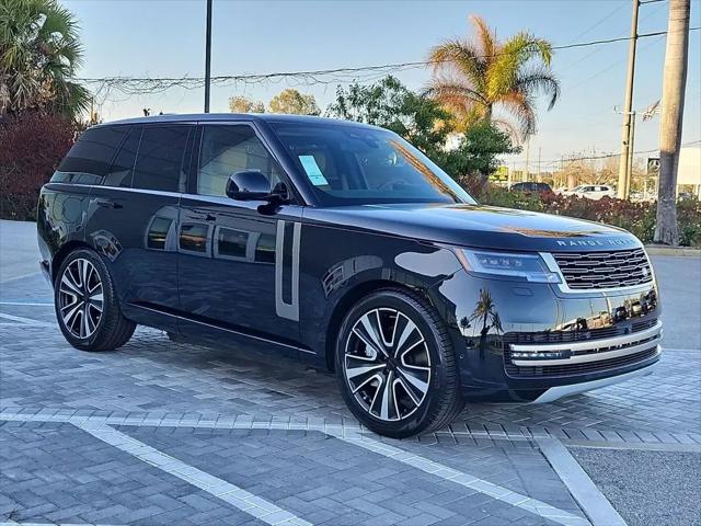 2026 Land Rover Range Rover P550e SE