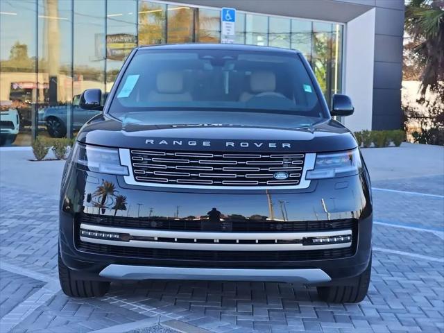 2026 Land Rover Range Rover P550e SE